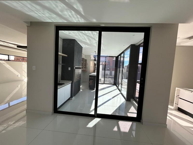 6 Bedroom Property for Sale in Six Fountains Estate Gauteng