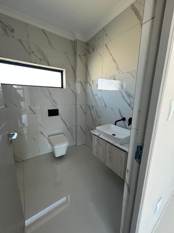6 Bedroom Property for Sale in Six Fountains Estate Gauteng