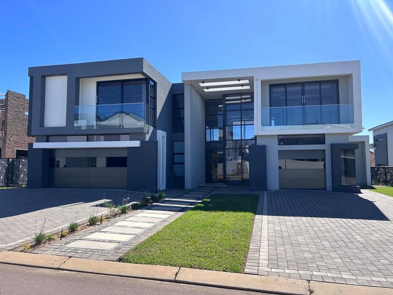 6 Bedroom Property for Sale in Six Fountains Estate Gauteng
