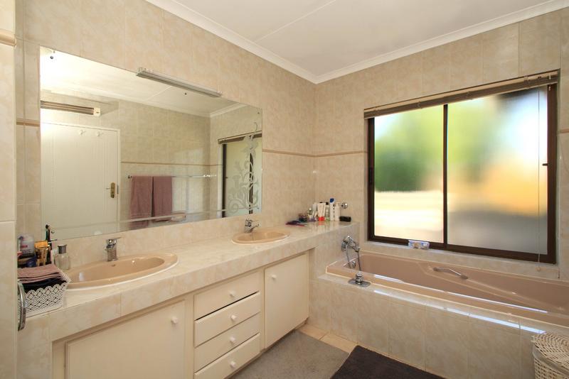 To Let 3 Bedroom Property for Rent in Dainfern Golf Estate Gauteng