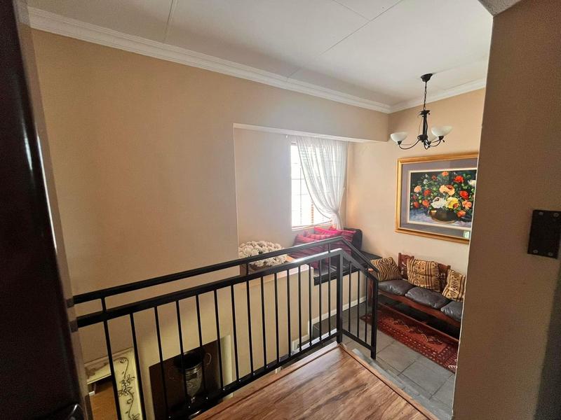 4 Bedroom Property for Sale in Eldoraigne Gauteng