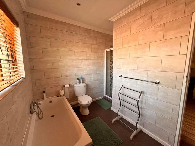 4 Bedroom Property for Sale in Eldoraigne Gauteng