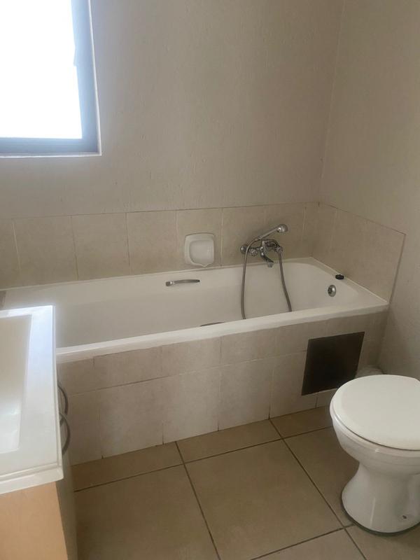 To Let 1 Bedroom Property for Rent in Ferndale Gauteng