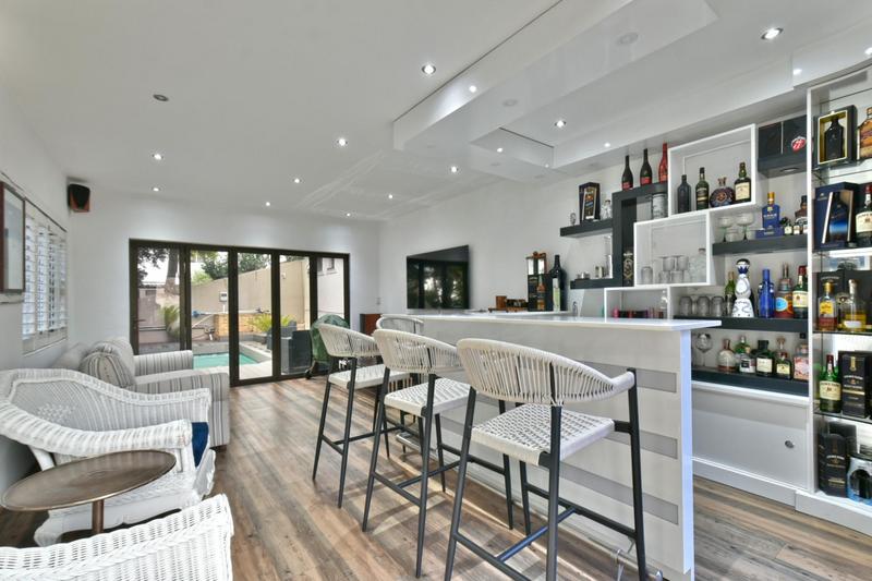 4 Bedroom Property for Sale in Constantia Kloof Gauteng