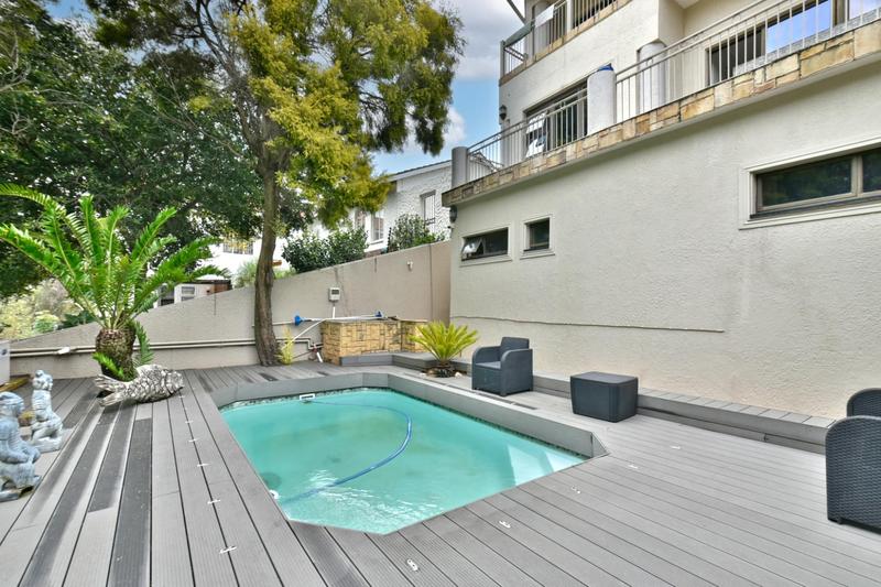 4 Bedroom Property for Sale in Constantia Kloof Gauteng