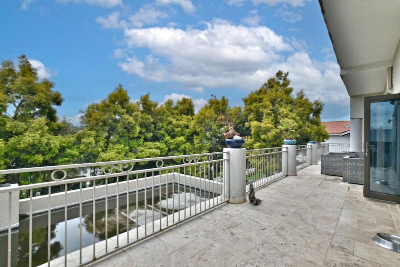 4 Bedroom Property for Sale in Constantia Kloof Gauteng