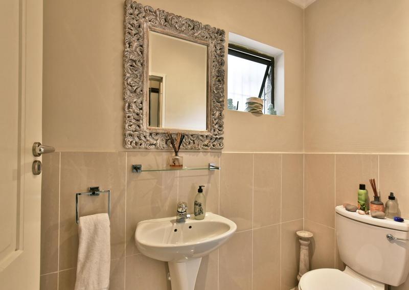4 Bedroom Property for Sale in Constantia Kloof Gauteng