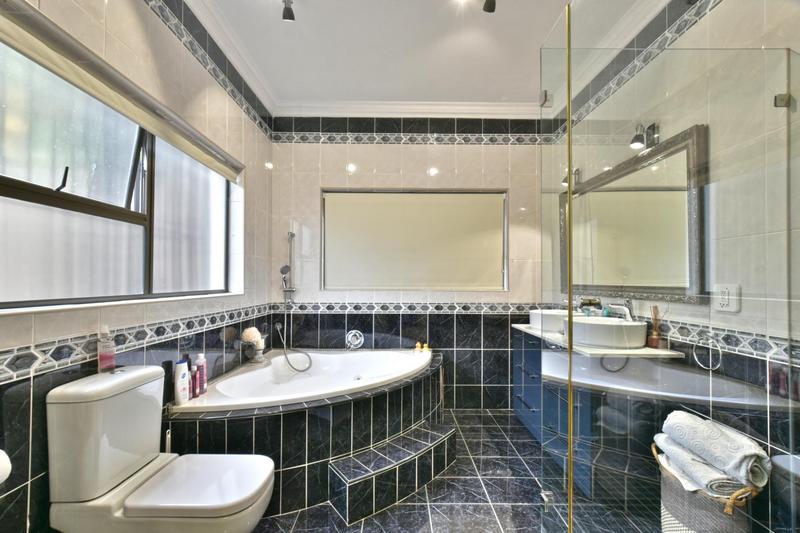 4 Bedroom Property for Sale in Constantia Kloof Gauteng