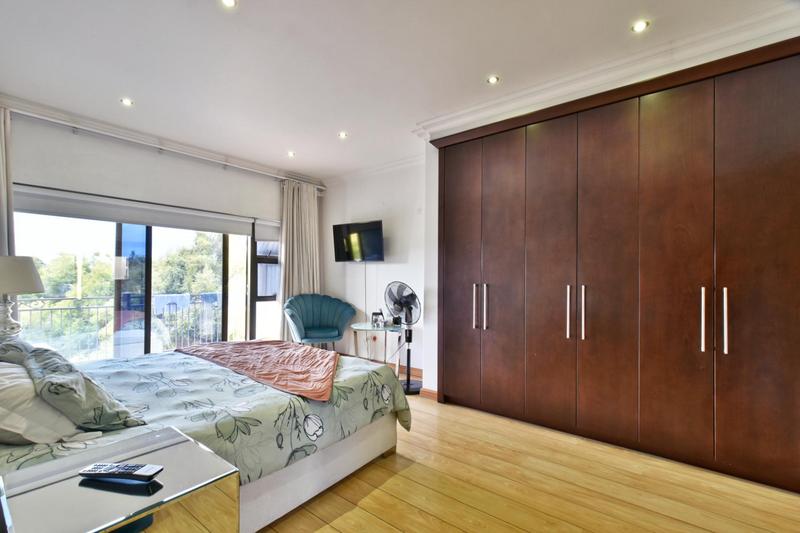4 Bedroom Property for Sale in Constantia Kloof Gauteng