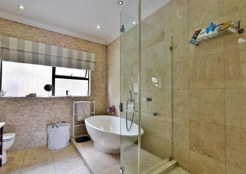 4 Bedroom Property for Sale in Constantia Kloof Gauteng