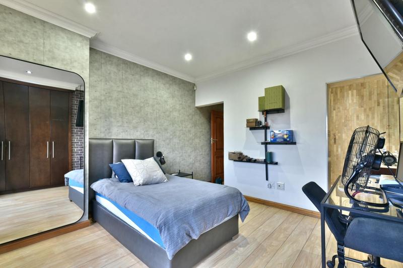 4 Bedroom Property for Sale in Constantia Kloof Gauteng