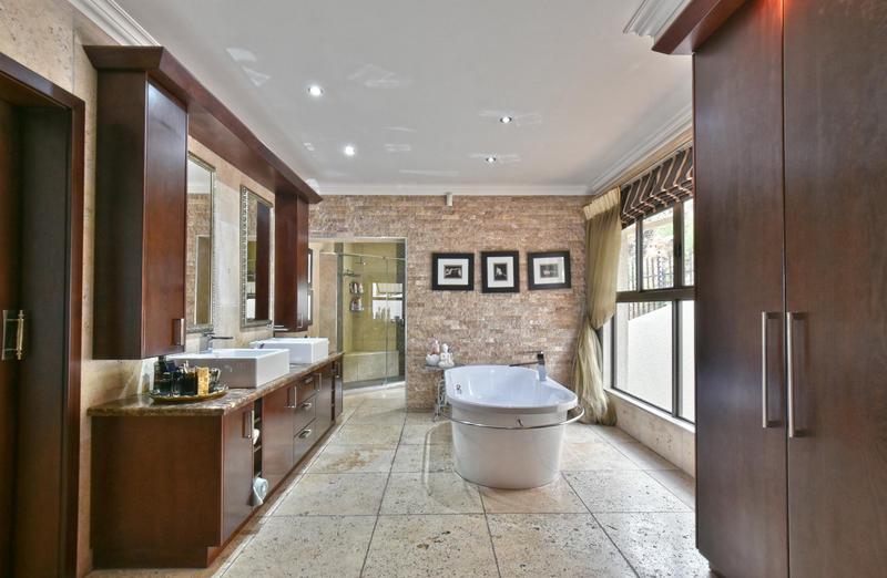 4 Bedroom Property for Sale in Constantia Kloof Gauteng