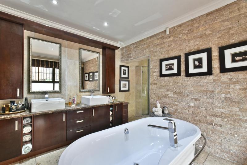 4 Bedroom Property for Sale in Constantia Kloof Gauteng