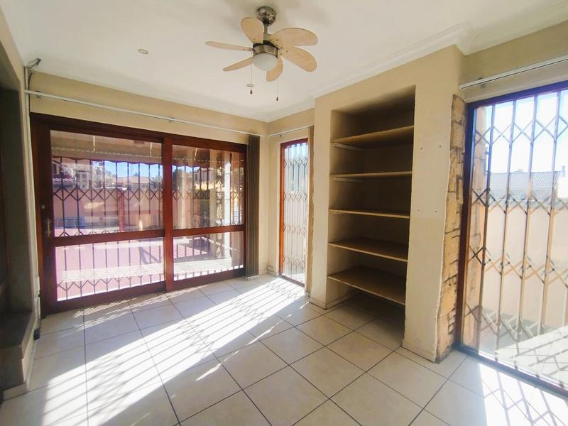 3 Bedroom Property for Sale in Dayanglen Gauteng