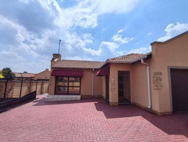 3 Bedroom Property for Sale in Dayanglen Gauteng