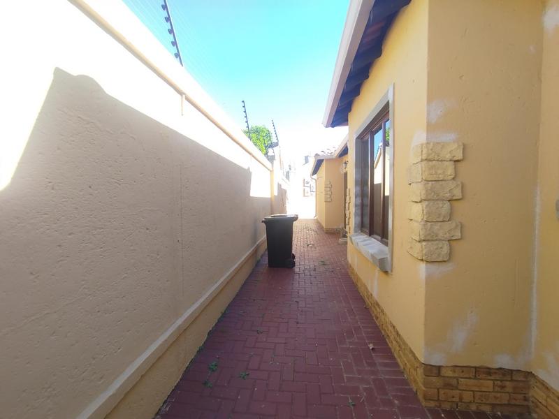 3 Bedroom Property for Sale in Dayanglen Gauteng