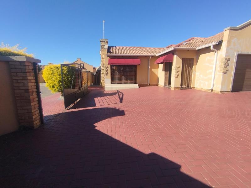 3 Bedroom Property for Sale in Hughes Gauteng