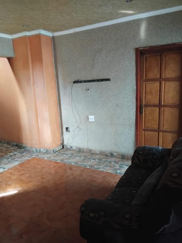 To Let 4 Bedroom Property for Rent in Vosloorus Gauteng