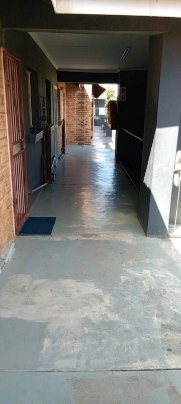 2 Bedroom Property for Sale in Greenhills Gauteng
