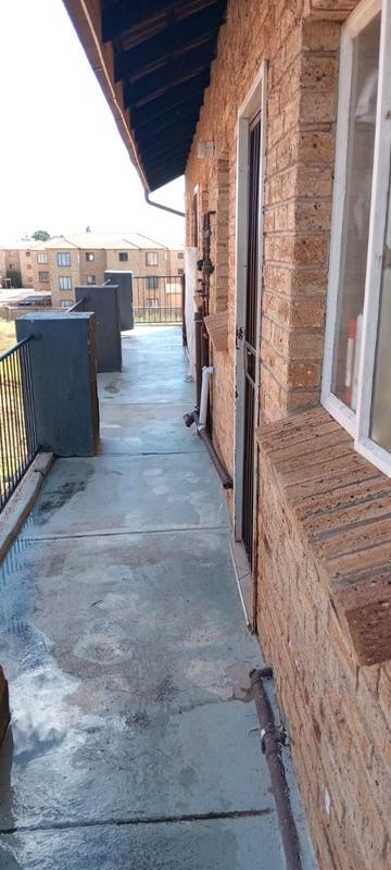 2 Bedroom Property for Sale in Greenhills Gauteng