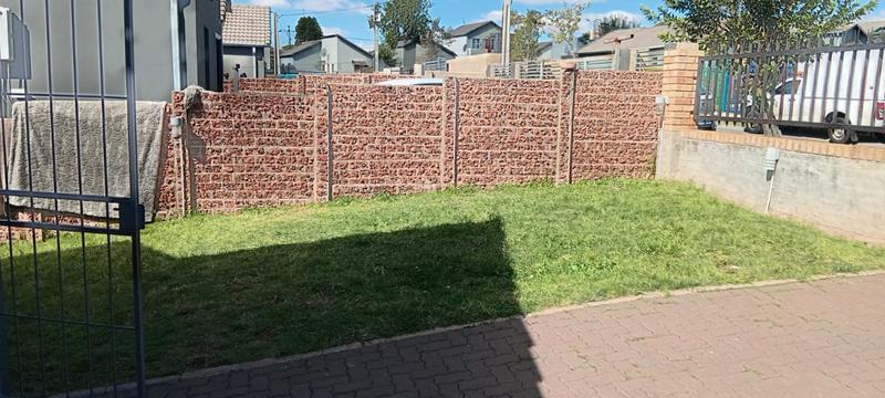 2 Bedroom Property for Sale in South Hills Gauteng