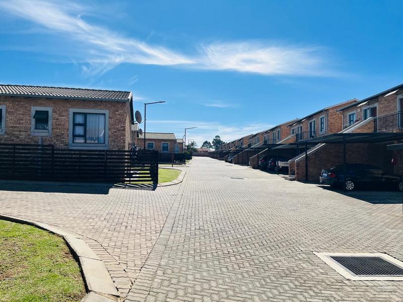2 Bedroom Property for Sale in Groblerpark Gauteng