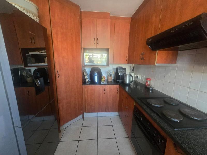 3 Bedroom Property for Sale in Annlin Gauteng