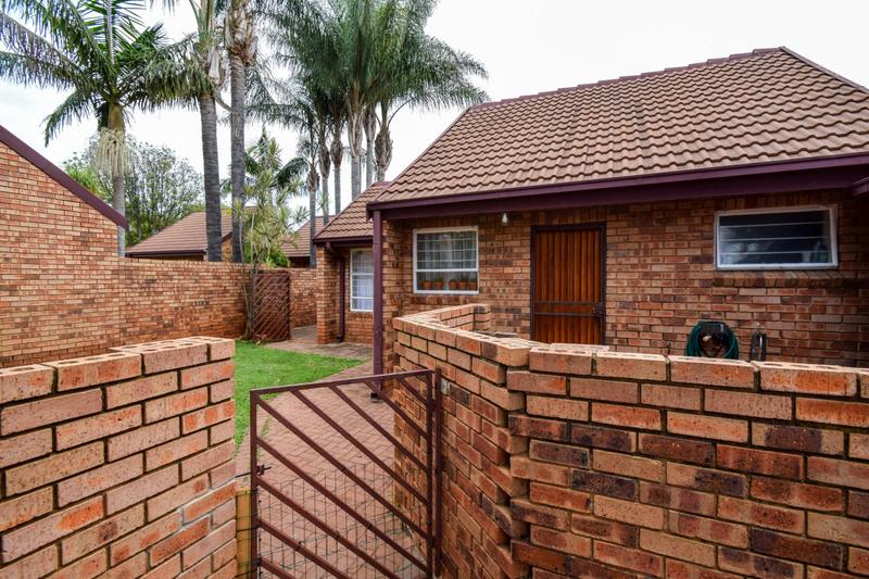 2 Bedroom Property for Sale in Sinoville Gauteng