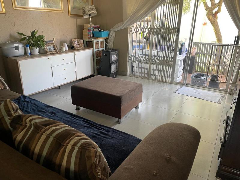 To Let 2 Bedroom Property for Rent in Greenstone Hill Gauteng