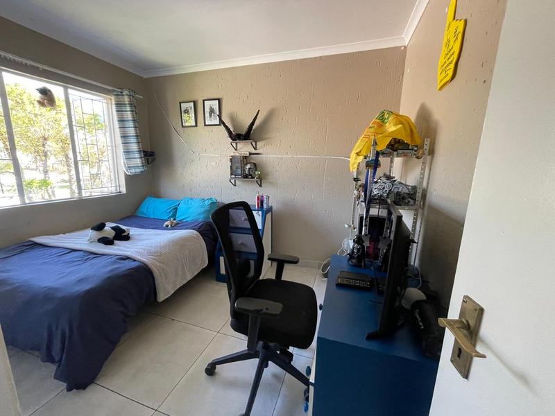To Let 2 Bedroom Property for Rent in Greenstone Hill Gauteng