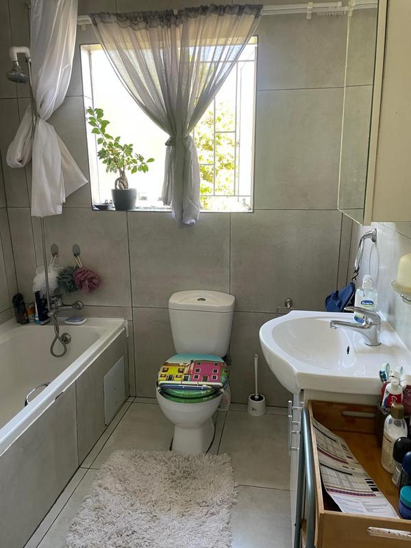 To Let 2 Bedroom Property for Rent in Greenstone Hill Gauteng
