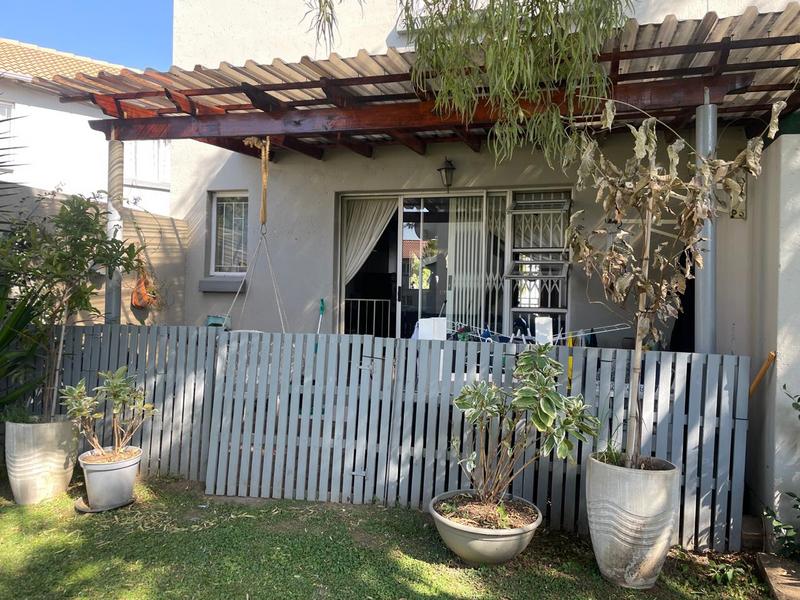 To Let 2 Bedroom Property for Rent in Greenstone Hill Gauteng