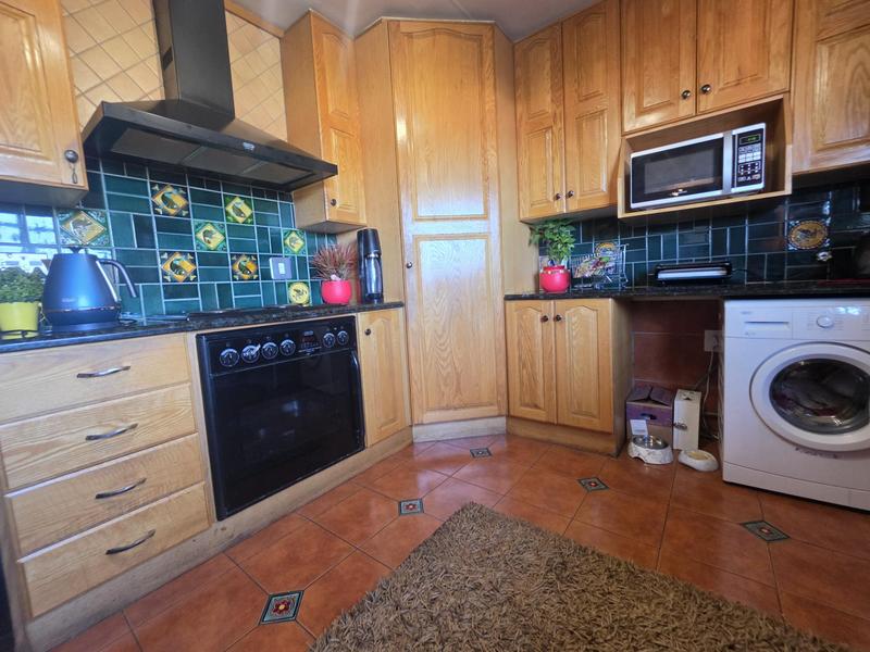 3 Bedroom Property for Sale in Brackendowns Gauteng