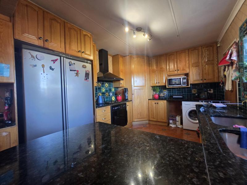 3 Bedroom Property for Sale in Brackendowns Gauteng