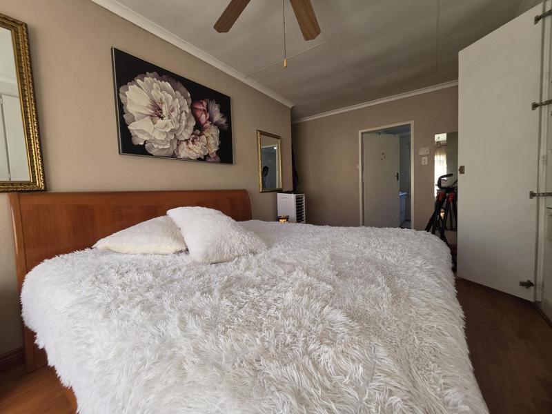 3 Bedroom Property for Sale in Brackendowns Gauteng