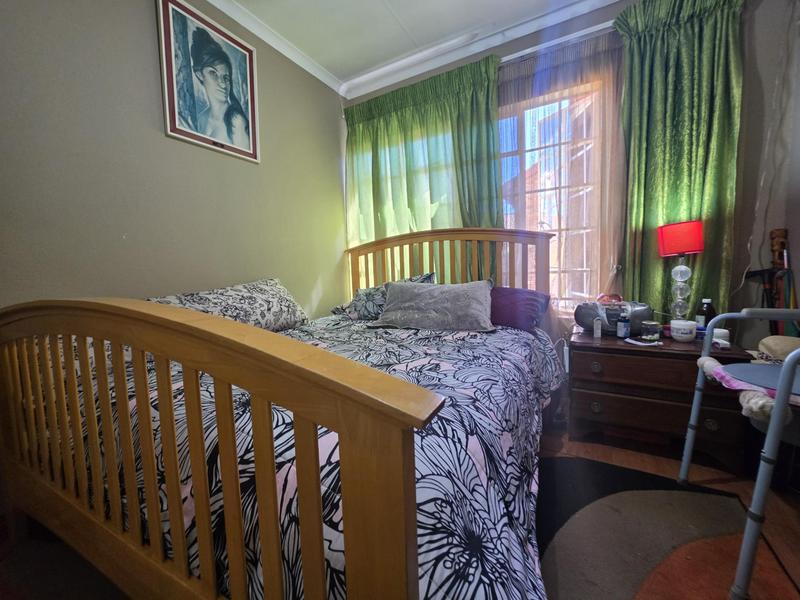3 Bedroom Property for Sale in Brackendowns Gauteng