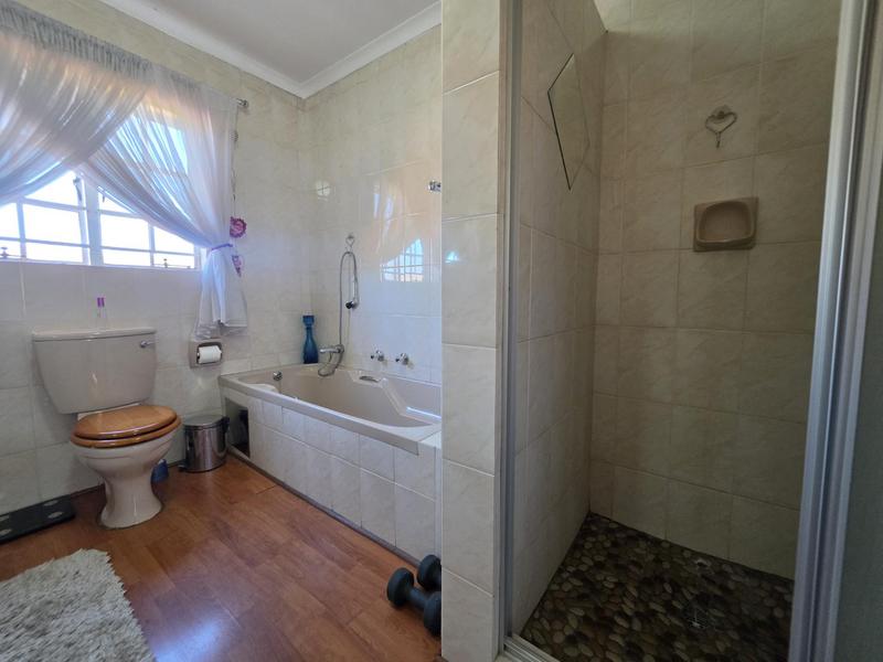 3 Bedroom Property for Sale in Brackendowns Gauteng