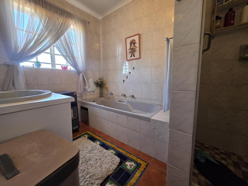 3 Bedroom Property for Sale in Brackendowns Gauteng