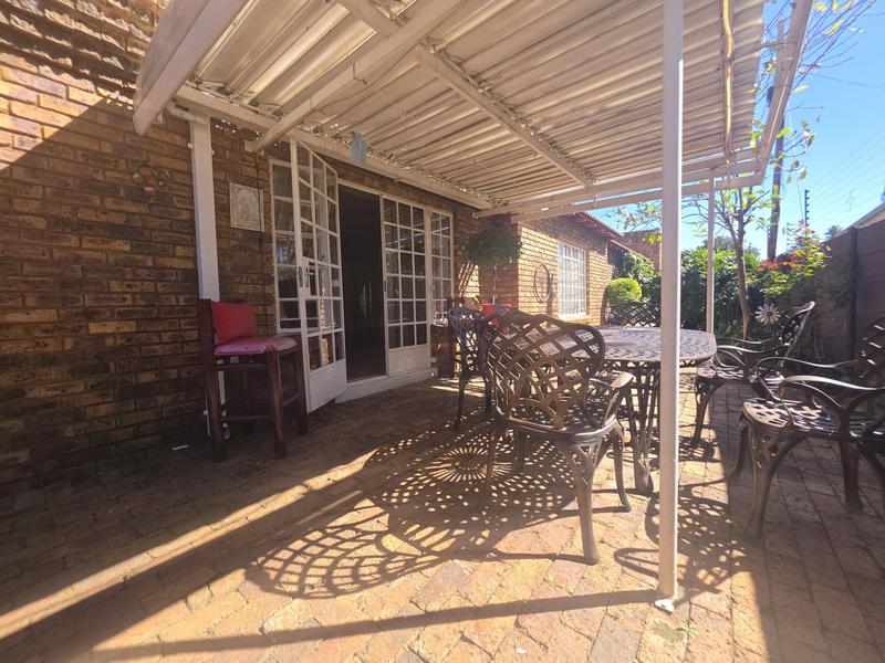 3 Bedroom Property for Sale in Brackendowns Gauteng