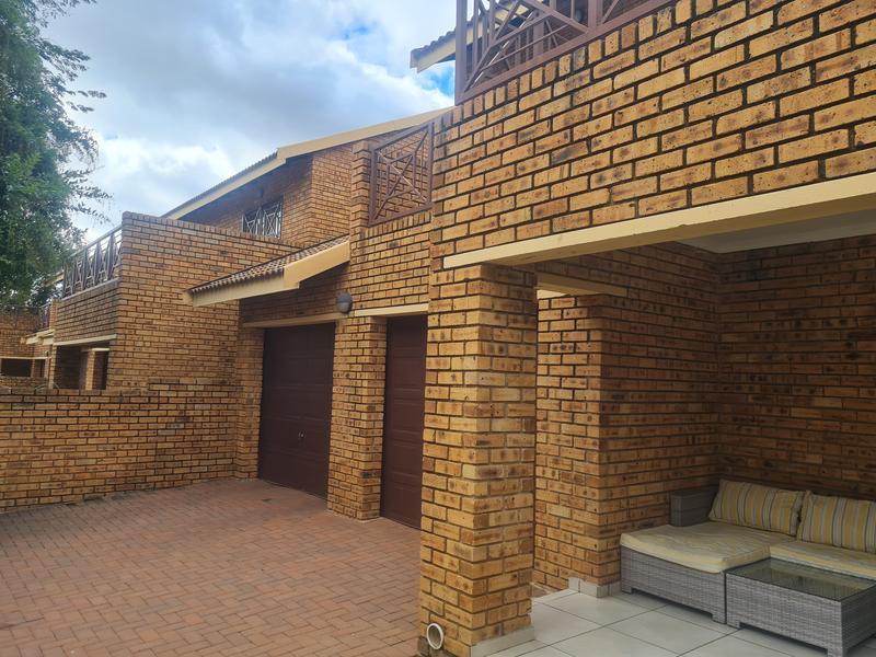 To Let 3 Bedroom Property for Rent in Ruimsig Gauteng