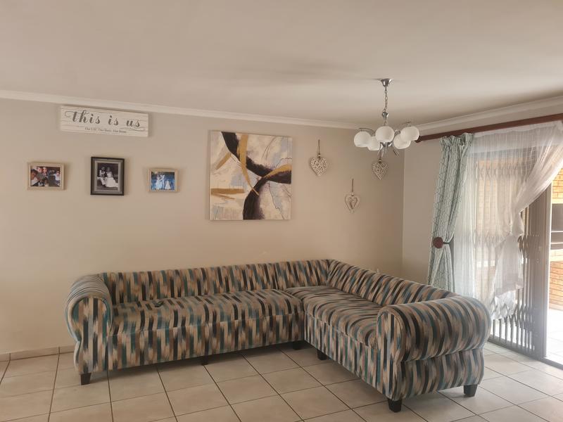 To Let 3 Bedroom Property for Rent in Ruimsig Gauteng