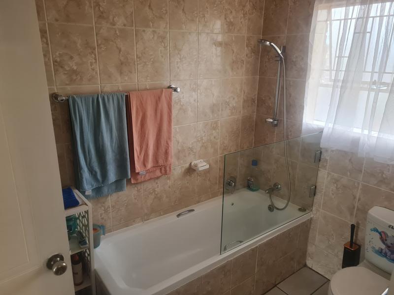 To Let 3 Bedroom Property for Rent in Ruimsig Gauteng
