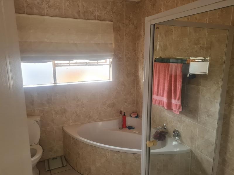 To Let 3 Bedroom Property for Rent in Ruimsig Gauteng