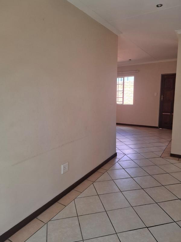 To Let 2 Bedroom Property for Rent in Mooikloof Ridge Gauteng