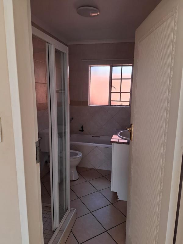 To Let 2 Bedroom Property for Rent in Mooikloof Ridge Gauteng