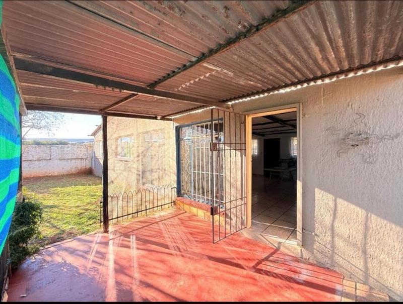 4 Bedroom Property for Sale in Westonaria Gauteng