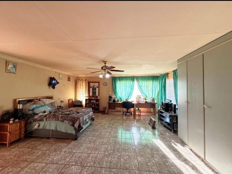 4 Bedroom Property for Sale in Westonaria Gauteng