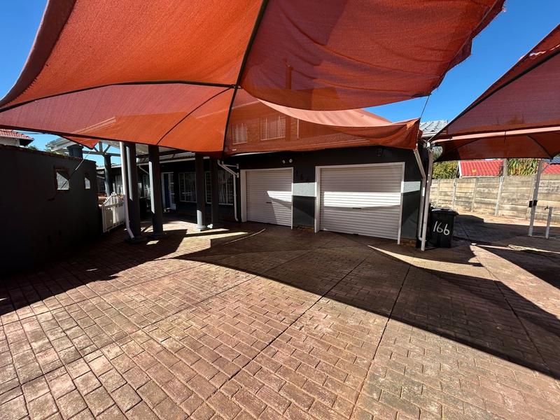 5 Bedroom Property for Sale in Doringkloof Gauteng