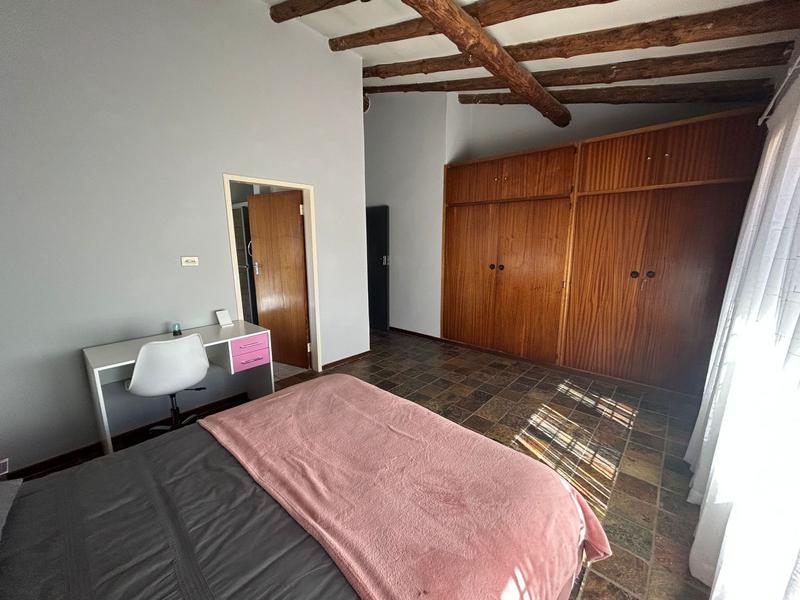 5 Bedroom Property for Sale in Doringkloof Gauteng