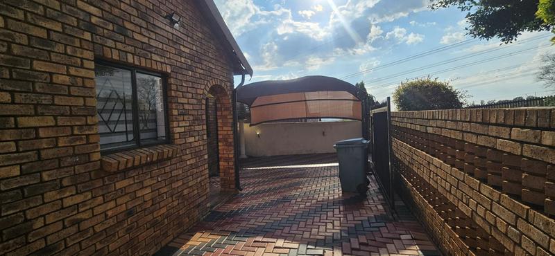 3 Bedroom Property for Sale in Atteridgeville Gauteng